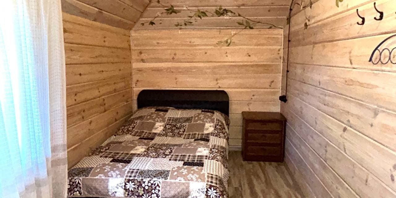 Комната с двуспальной кроватью